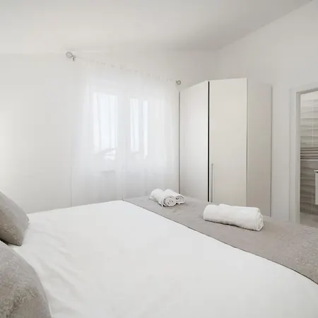 Luxury Six-bedroom With Heated Pool&sauna Βίλα