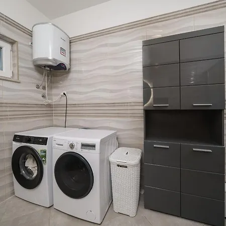 Βίλα Luxury Six-bedroom With Heated Pool&sauna *