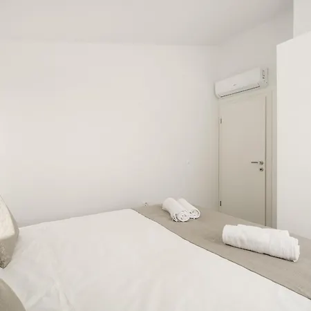 Luxury Six-bedroom With Heated Pool&sauna Βίλα