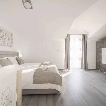 Luxury Six-bedroom With Heated Pool&sauna Βίλα *