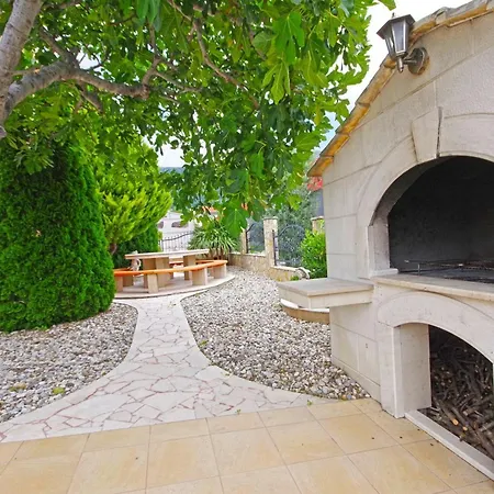 Βίλα Luxury Six-bedroom With Heated Pool&sauna *