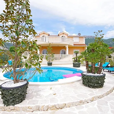Luxury Six-bedroom With Heated Pool&sauna *